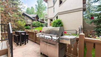 Condo, 2 Bedrooms | Exterior