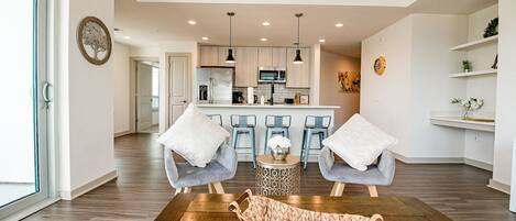 Apartment, 2 Bedrooms | Living area | Smart TV