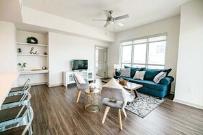 Apartment, 2 Bedrooms | Living area