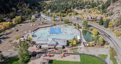 Main Level Haven | Steps from the Hot springs | Sleeps 9