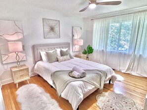 4 soverom, skrivebord, strykejern/-brett og wi-fi (inkludert)