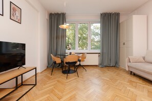 Room - Grójecka Comfy Studio Warsaw by Renters (Warsaw)