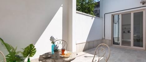 Apartment | Terrace/patio