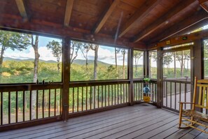 Interior - Expansive Mtn-View Ellijay Cabin: Private Hot Tub (Ellijay)