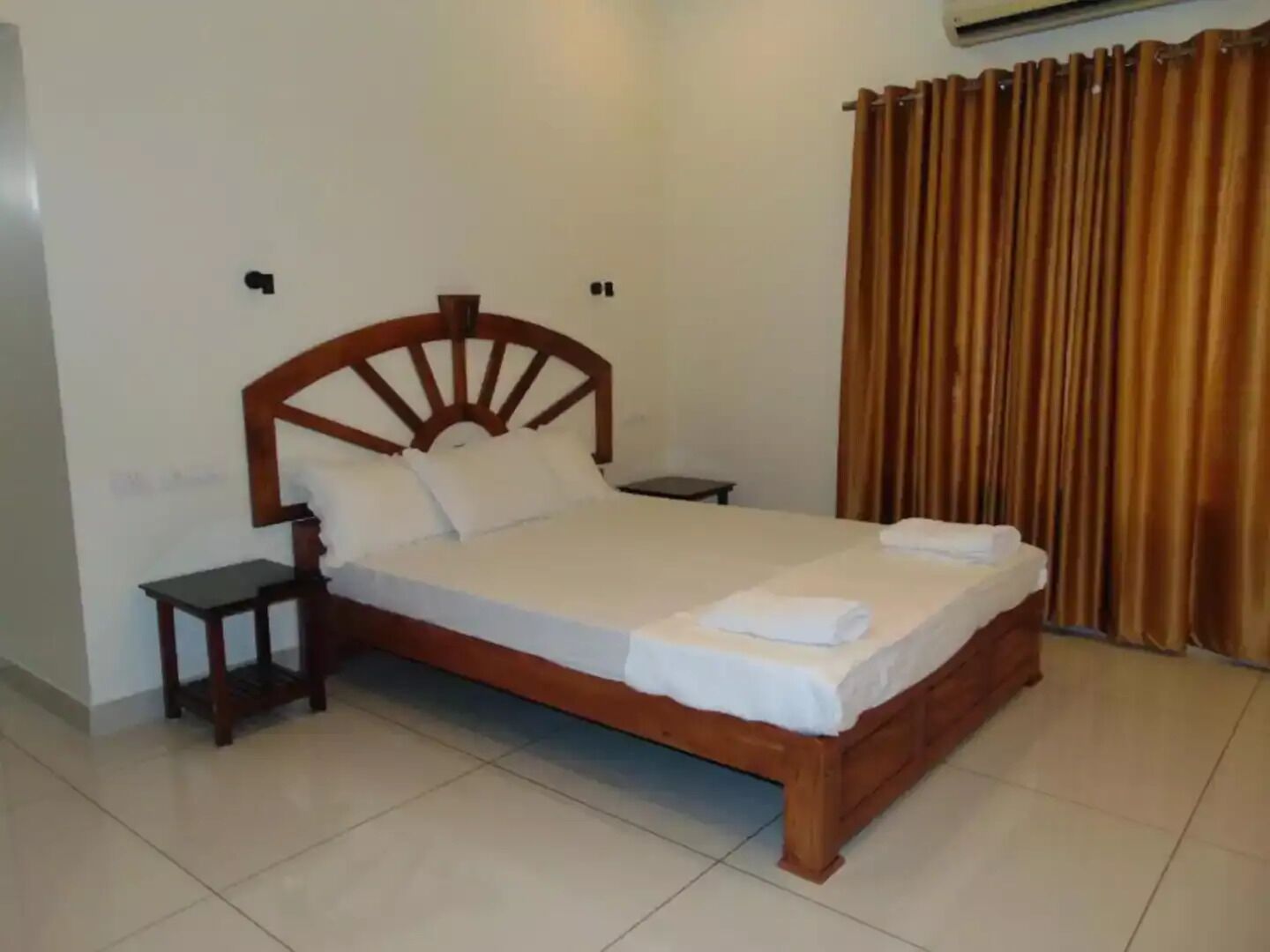 4 chambres, fer et planche à repasser, Wi-Fi, draps fournis