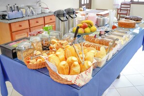 Tägliches inbegriffenes Frühstücksbuffet