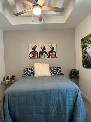 Room - Beautiful 2bd/2bath centrally located cozy home.  (Pharr)