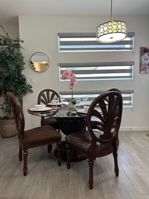 Dining - Beautiful 2bd/2bath centrally located cozy home.  (Pharr)