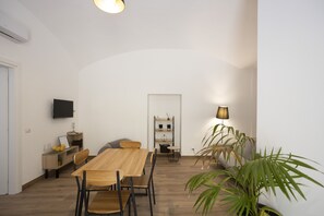 Comfort Condo | Living area | Smart TV - Domus 47 Pompei (Pompei)