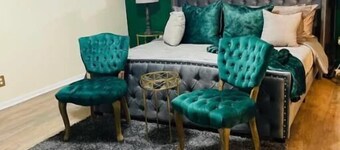 Family-sized house with plenty of space with game room & covered patio