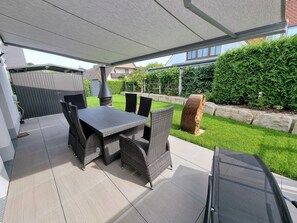 Outdoor dining - Luxus Ferienwohnung in Seenähe (Spalt)