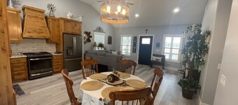 2 bed, 2 bath cabin located in the country just west of College Station.  