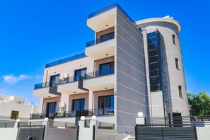 Façana frontal de l'allotjament