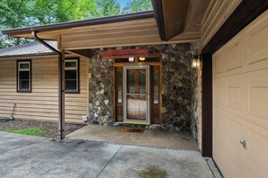 تفاصيل الفندق من الخارج