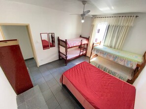 1 chambre, fer et planche à repasser, accès Internet