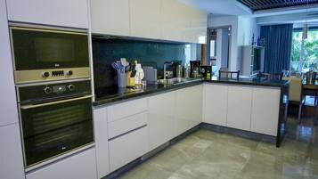 Fridge, microwave, oven, dishwasher