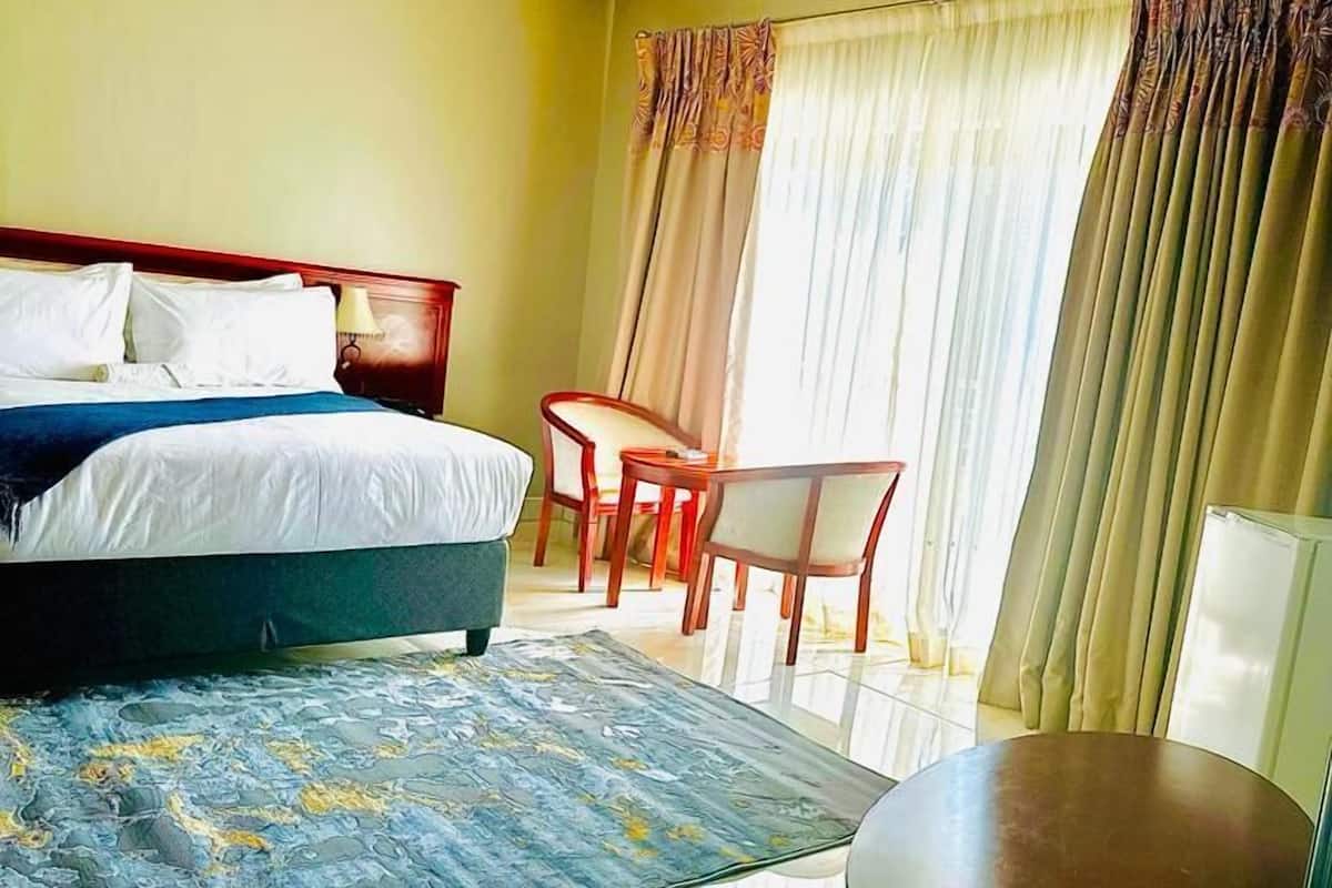 premium bedding, down duvets, in-room safe, individually decorated