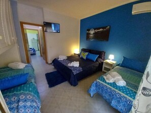 1 chambre, fer et planche à repasser, Wi-Fi, literie fournie