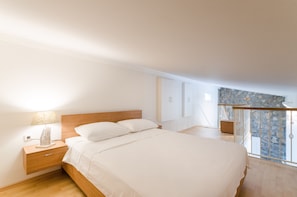2 habitaciones, tabla de planchar con plancha, cuna de viaje y wifi