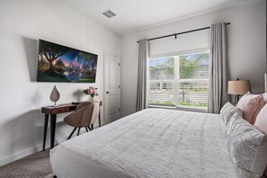 4 Schlafzimmer, Schreibtisch, Bügeleisen/Bügelbrett, Reisekinderbett