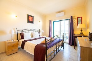 1 bedroom, iron/ironing board, free WiFi, bed sheets - Casa Tara, lovely Carvoeiro apartment with great sea view (Carvoeiro)