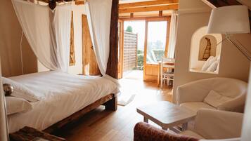 Deluxe Room | Premium bedding, soundproofing, bed sheets