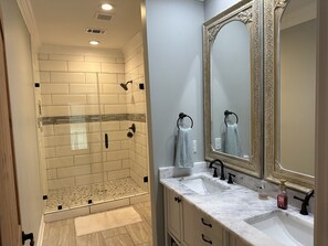 Shower, jetted tub, hair dryer, towels