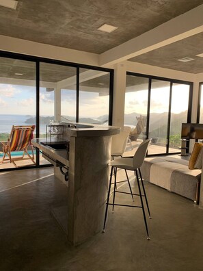 Interior - Cara al mar Cacique (Cacique)