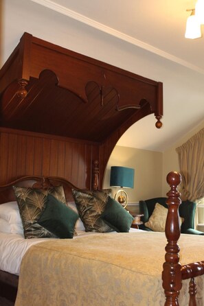 6 bedrooms, iron/ironing board, travel crib, free WiFi - Aran View Country House (DOOLIN)