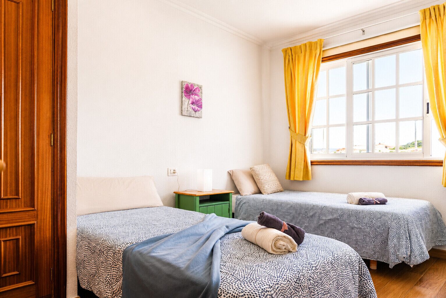 2 bedrooms, iron/ironing board, free WiFi, bed sheets