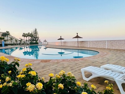 Bouznika Escape: Vue Océan, Bassin Privé, Plage, Surf, Piscine, Randonnée & Vélo