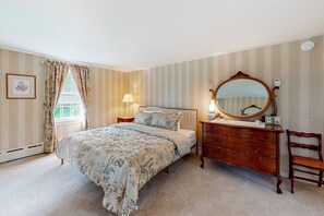 6 slaapkamers, een strijkplank/strijkijzer, internet, beddengoed