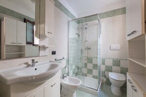 Apartment | Bathroom
