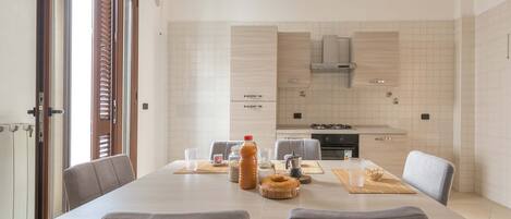 Apartment | Dining room