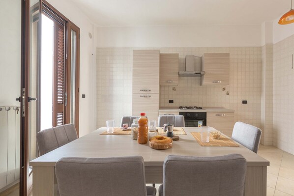Apartment | Dining room