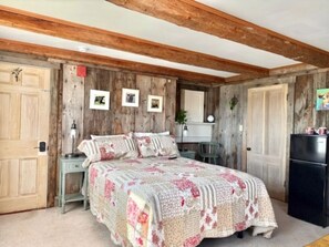 1 bedroom, iron/ironing board, free WiFi, bed sheets - Relaxing Country Inn -Room to Explore and close to Wells, Ogunquit beach & shops (North Berwick)