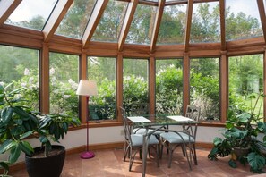 Dining - Relaxing Country Inn -Room to Explore and close to Wells, Ogunquit beach & shops (North Berwick)