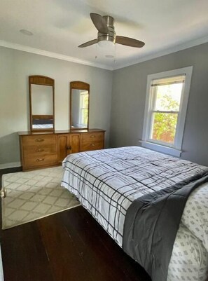 3 Schlafzimmer, Reisekinderbett, WLAN, Bettwäsche