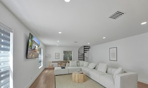 Smart TV, offices