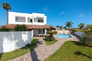 Front of property - 3542 Villa Beach by Barbarhouse (Melendugno)