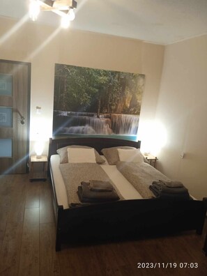 7 bedrooms, iron/ironing board, WiFi, bed sheets - Rózsavendégház a Bakony -szívében! (Zirc)