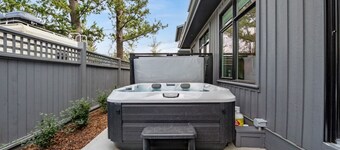 Hidden Libations | Hot Tub | Lake Access | Arcade