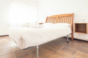 3 bedrooms, WiFi, bed sheets