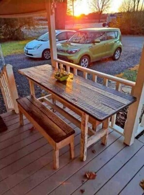 Outdoor dining - Steps to Downtown, Parks, and it's Dog-friendly! (Smithville)