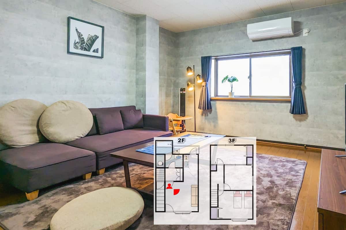 Departamento, 3 habitaciones, para no fumadores | Área de sala de estar | Consola de videojuegos y juguetes