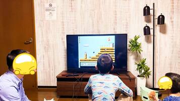 Departamento, 3 habitaciones, para no fumadores | Sala de estar | Consola de videojuegos y juguetes