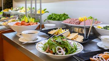 Daily buffet breakfast (SAR 50 per person)