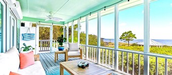 Oceanfront on a Private Beach-Hot Tub-Beautifully Remodeled-Dog Friendly Beach