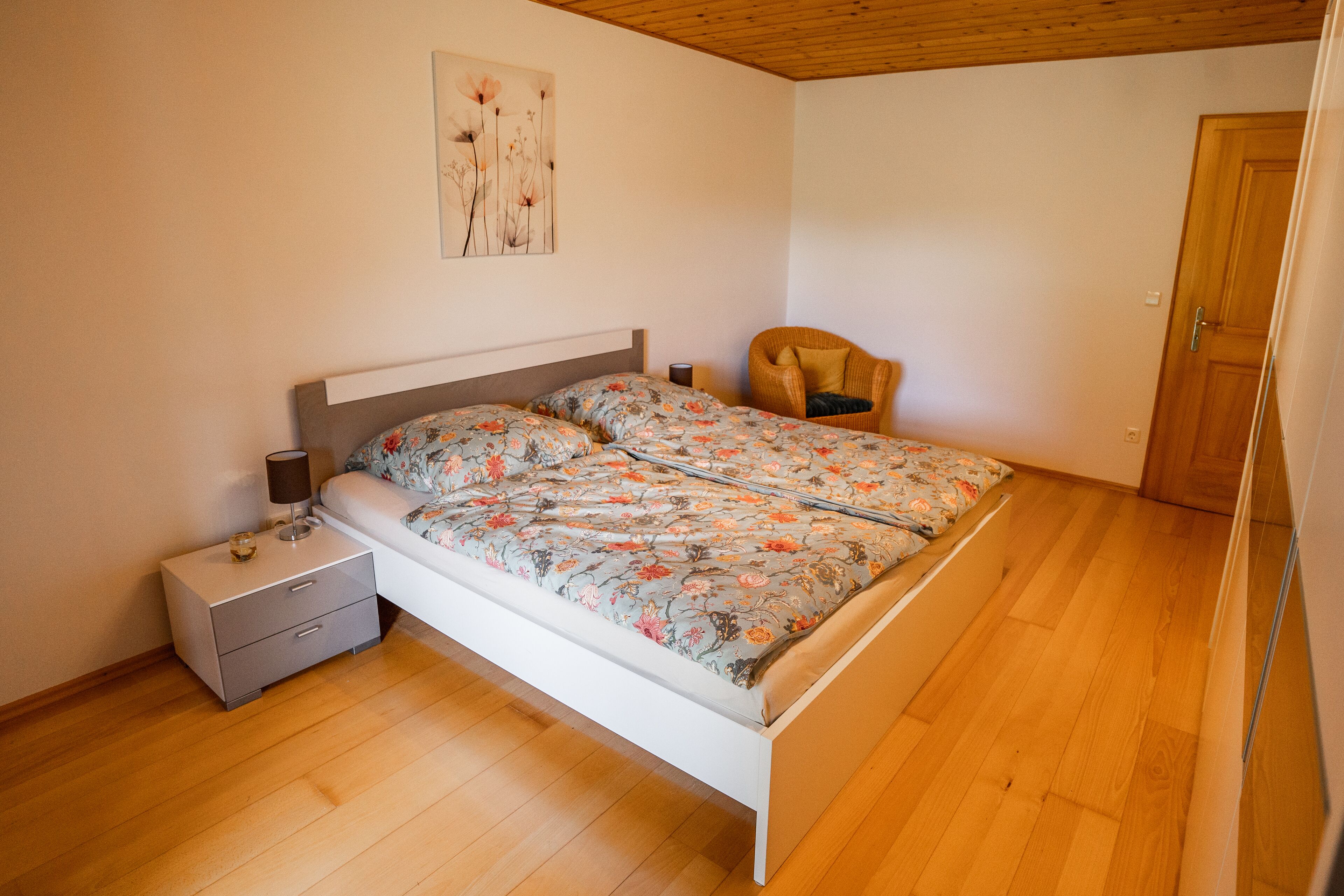 1 bedroom, travel crib, WiFi, bed sheets