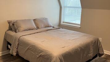 1 bedroom, in-room safe, iron/ironing board, free WiFi